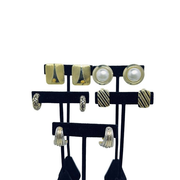 Vintage Lot of 5 Gold Tone Clip On Earrings (5487) - Picture 1 of 6